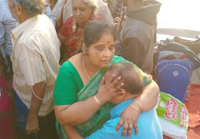 Varanasi: गंगा में पलटी 34 यात्रियों से भरी नाव, सभी सुरक्षित, नाव डूबती देख नाविक हुआ फरार