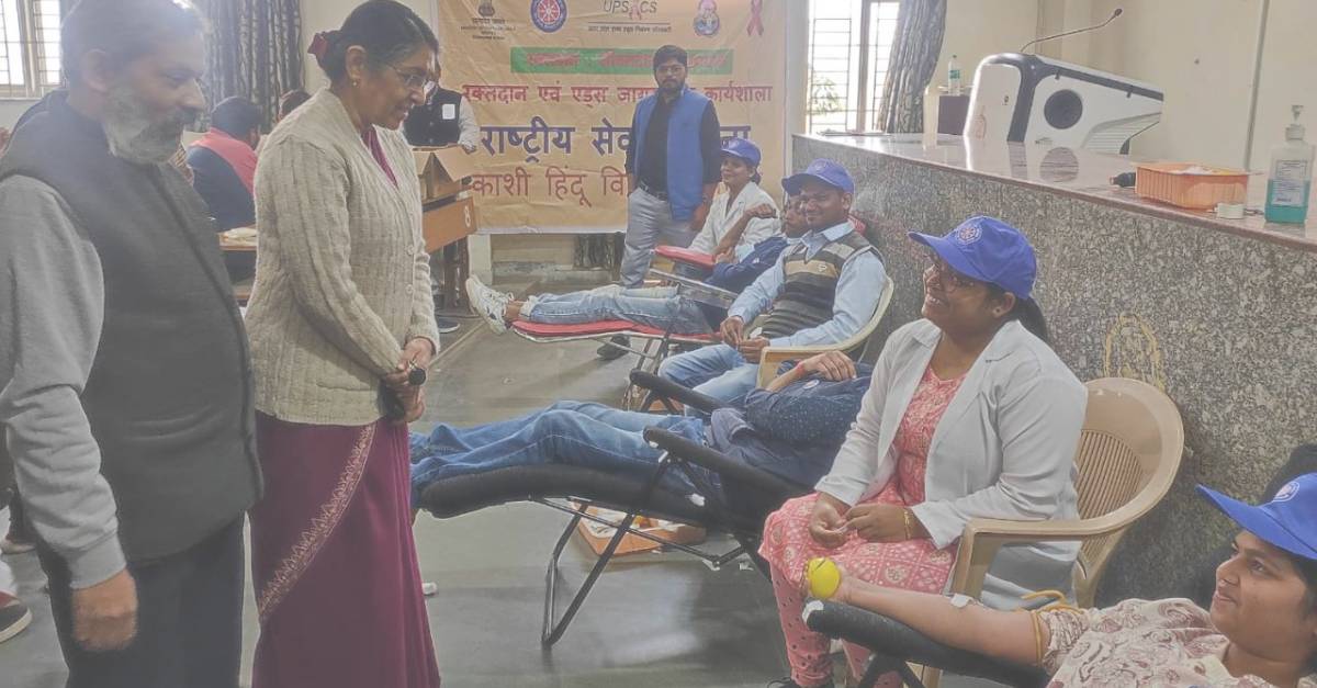 Blood donation camp organized in BHU on the eve of birth anniversary of Mahamana