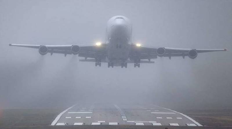 Varanasi Airport : कोहरे के कारण विमानों की लैंडिंग हुई प्रभावित, सात Flights हुई कैसिंल