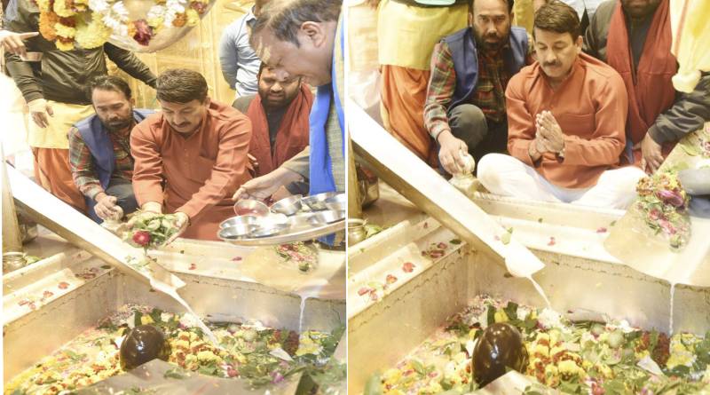 Varanasi : भाजपा सांसद मनोज तिवारी ने श्री काशी विश्वनाथ दरबार में लगाई हाजिरी, किया बाबा का दर्शन पूजन