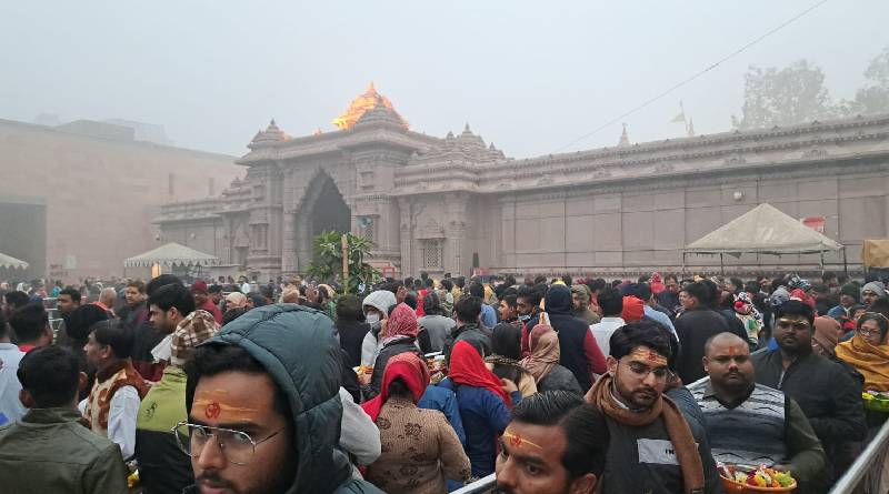 Devotees thronged to visit Srikashi Vishwanath on New Year