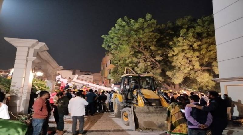 Lucknow Building Collapse : मलबे से 16 लोगों को निकाला गया सुरक्षित, दो महिला की हुई मौत, रेस्क्यू ऑपरेशन जारी