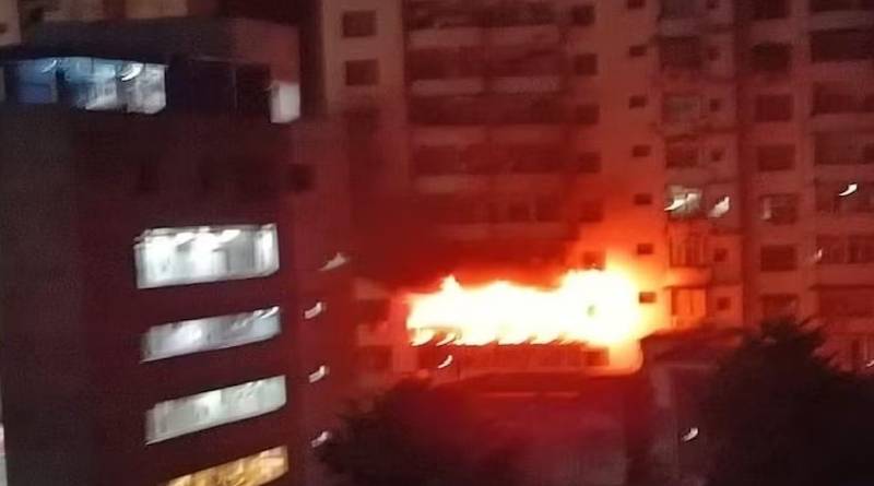 बड़ी खबर : धनबाद के आशीर्वाद टावर में लगी भयावह आग, महिला-बच्ची समेत तीन की मौत, रेस्क्यू ऑपरेशन जारी