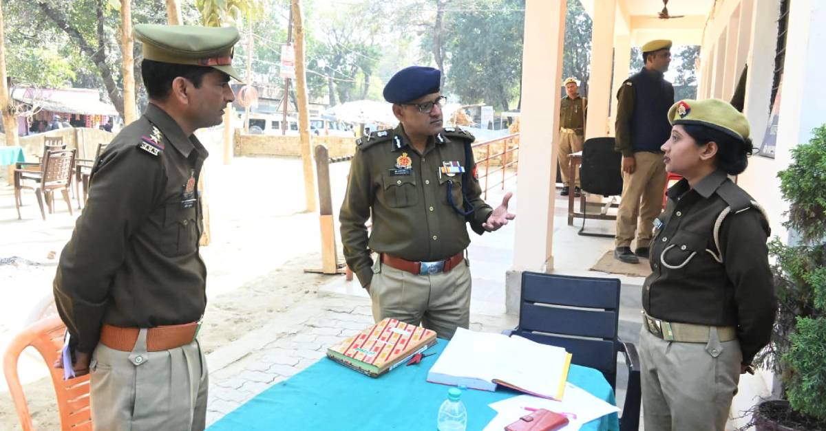 Commissioner Mutha Ashok Jain did a surprise inspection of Phulpur police station