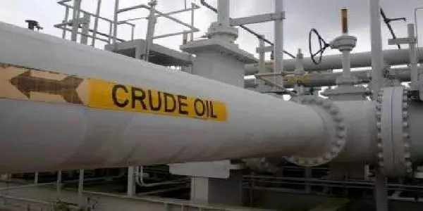 केंद्र ने कच्चे तेल के निर्यात पर विंडफॉल टैक्स घटाया, नई दरें लागू