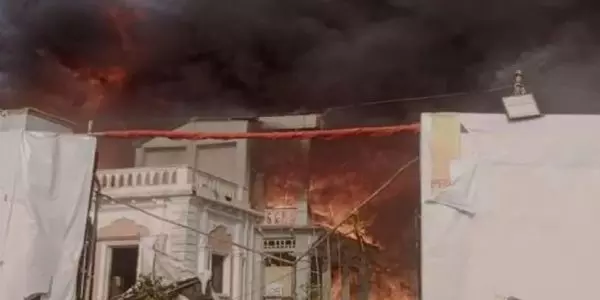मुंबई : भीषण आग में टीवी सीरियल का सेट जलकर खाक