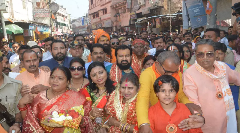 चैत्र नवरात्रि पर हिंदू पक्ष की महिलाओं ने किया माता श्रृंगार गौरी का दर्शन, की केस जीतने की कामना