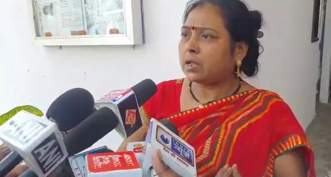 Akansha Dubey Suicide Case : आकांक्षा की मां ने पुलिस को दी तहरीर, संजय और समर देते थे हत्या करने की धमकी