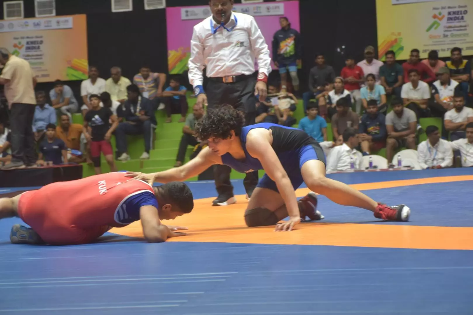 IIT-BHU : खेलो इण्डिया यूनिवर्सिटी गेम्स की कुश्ती प्रतियोगिता का आगाज, पहलवान दिखा रहे दमखम