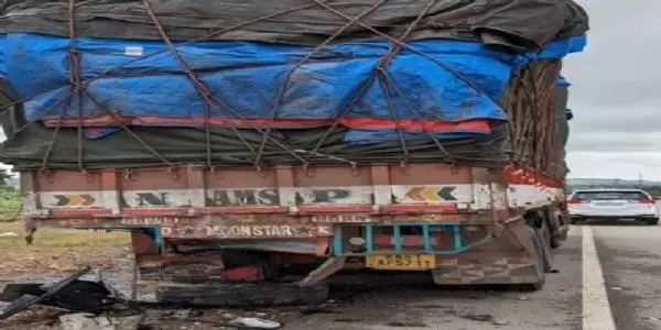 कर्नाटक के चित्रदुर्ग जिले में कार हादसा,चार तीर्थयात्रियों की मौत