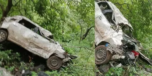 अमरावती जिले में गहरी खाई में गिरी कार, चार की मौत