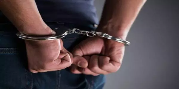 देसी कट्टा के साथ चार युवक गिरफ्तार