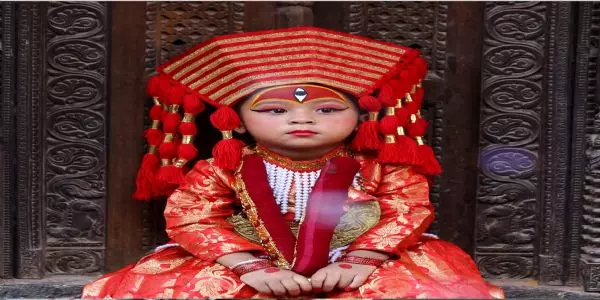 नेपाल में जीवित देवी कुमारी की पूजा व रथयात्रा में राष्ट्रपति भी रहे मौजूद