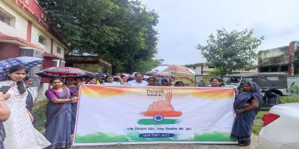 जांजगीर: अकलतरा में छाता रैली के माध्यम से मतदाता जागरूकता कार्यक्रम का किया गया आयोजन
