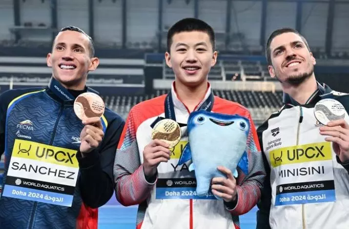 वर्ल्ड एक्वेटिक्स: चीन के 16 वर्षीय यांग ने पुरुषों की एकल तकनीकी स्पर्धा में जीता स्वर्ण
